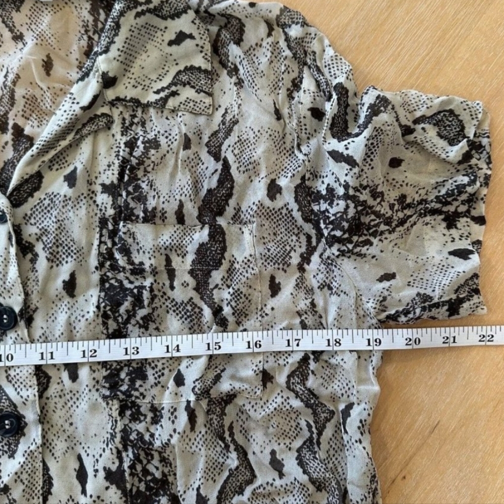 & Other Stories Python Button Down Sz 2 - image 5
